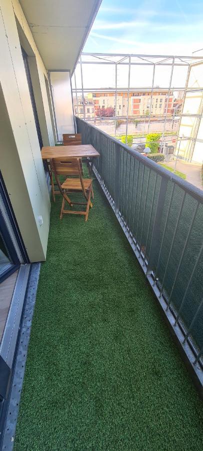 Charmant Logement Avec Jacuzzi 芒特拉若利 外观 照片